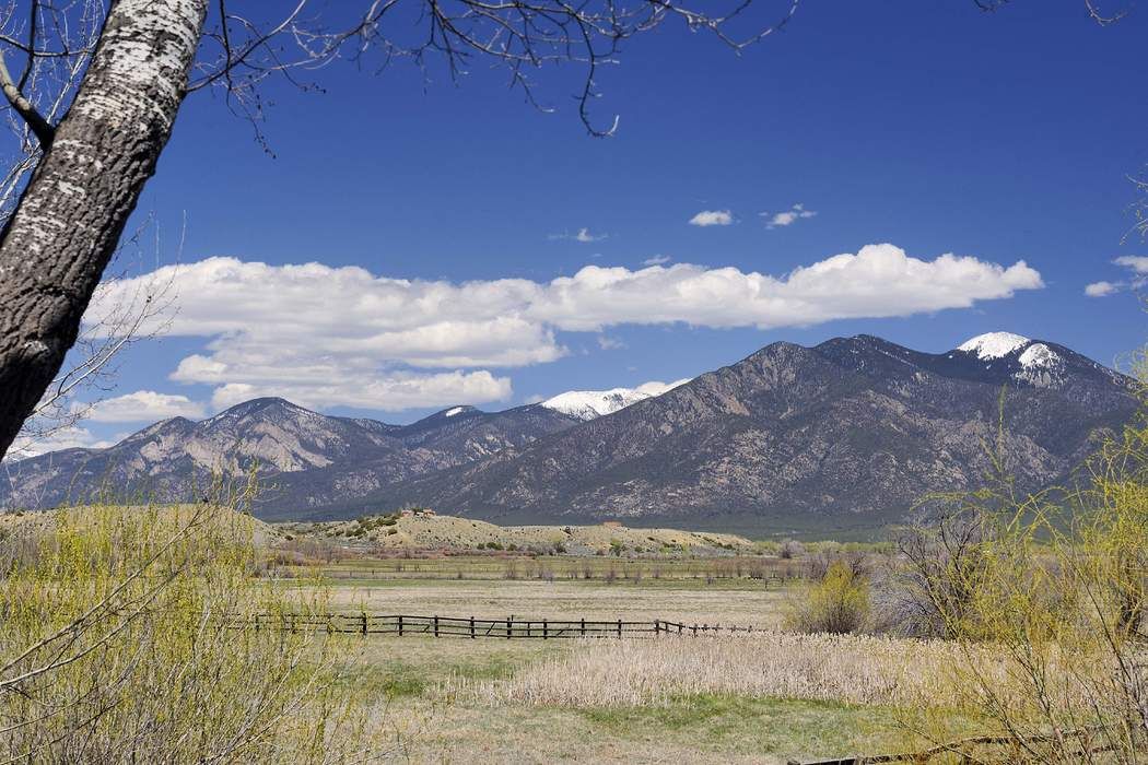 Turtle Walk, Taos, NM 87571 Sotheby's International Realty, Inc.