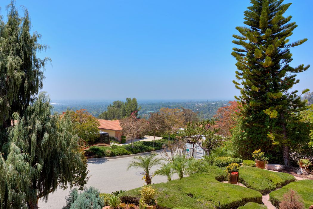 699 Camillo Road, Sierra Madre, CA 91024 Sotheby's International