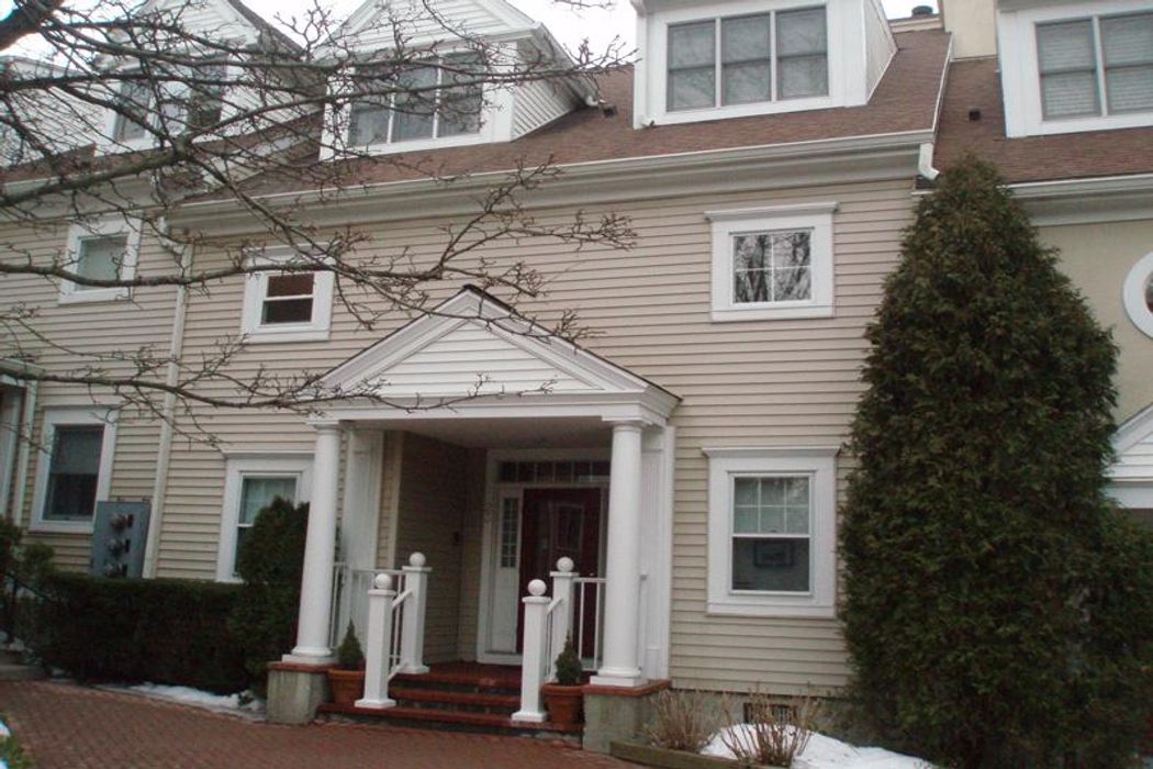 Luxury Condo Heart of Old Greenwich Old Greenwich, CT 06870 Sotheby's International Realty, Inc.