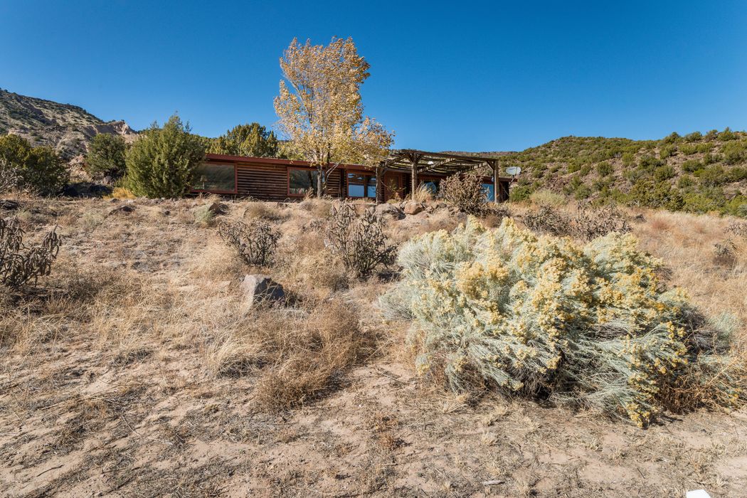 Embudo Station, Embudo, NM 87531 | Sotheby's International Realty, Inc.