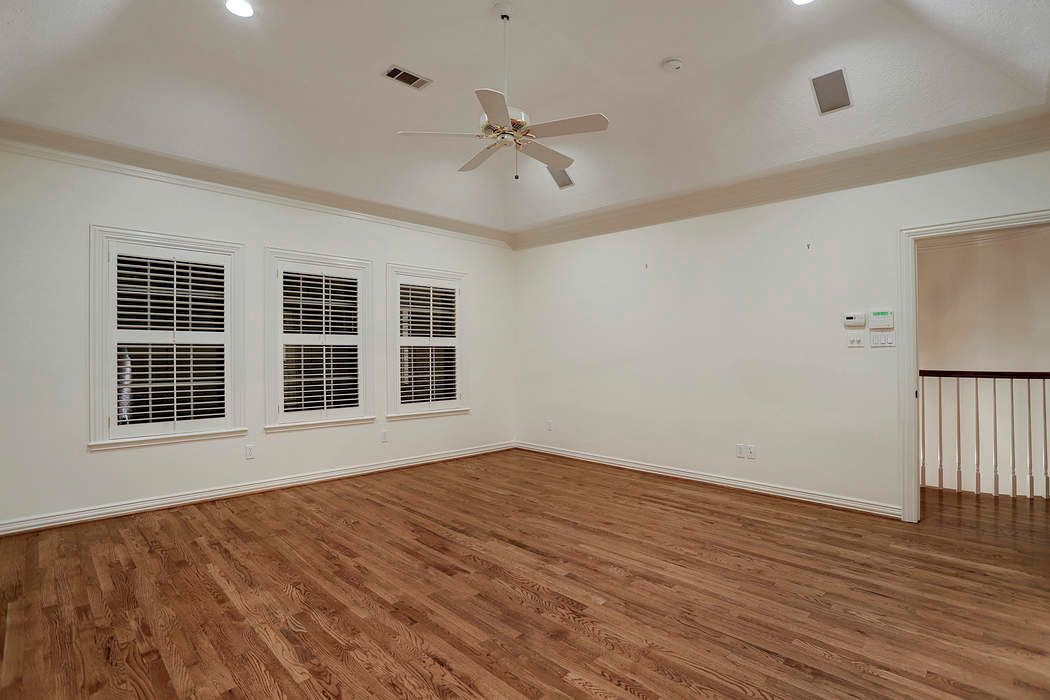 5090 Cedar Creek Drive Houston Tx 77056 Sotheby S
