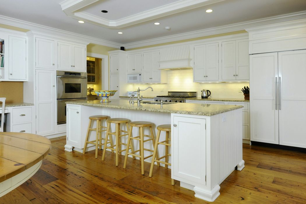 76 Cat Rock Road, Cos Cob, CT 06807 Sotheby's International Realty, Inc.