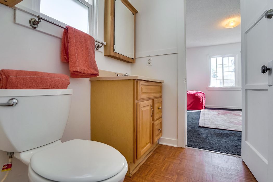 2134 El Sereno Avenue Altadena, CA 91001