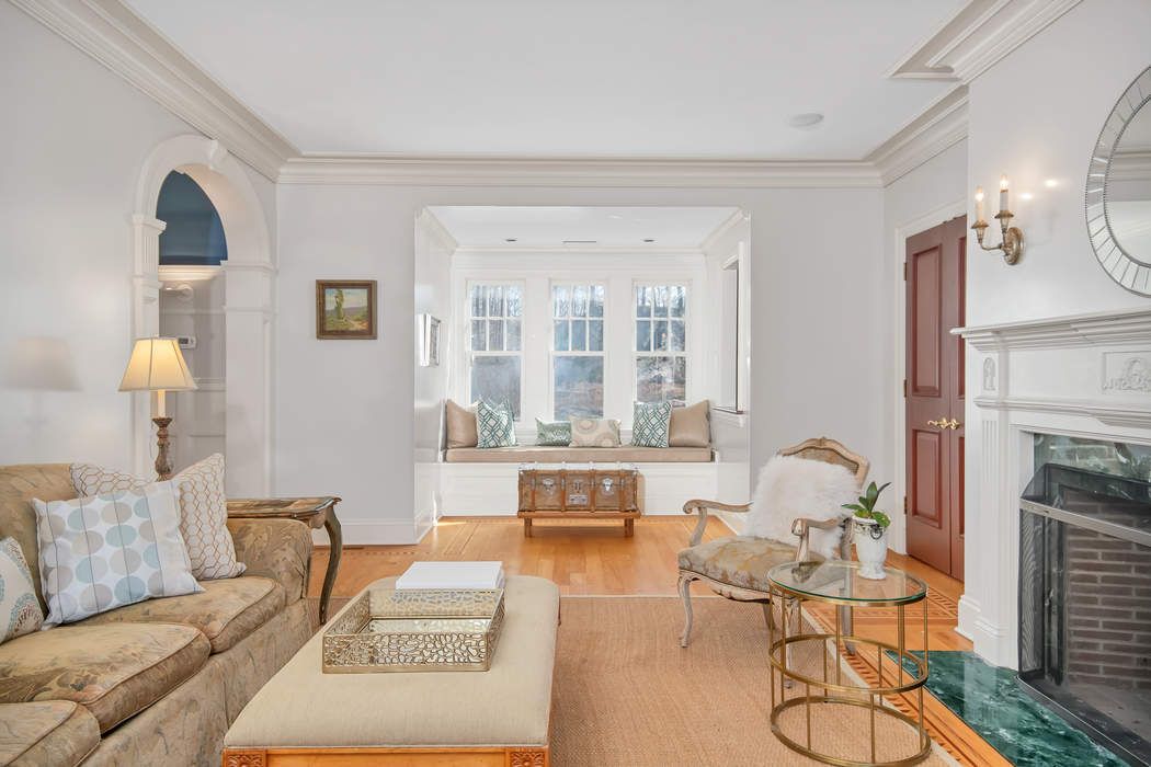 47 Hillside Road, Greenwich, CT 06830 Sotheby's International Realty, Inc.