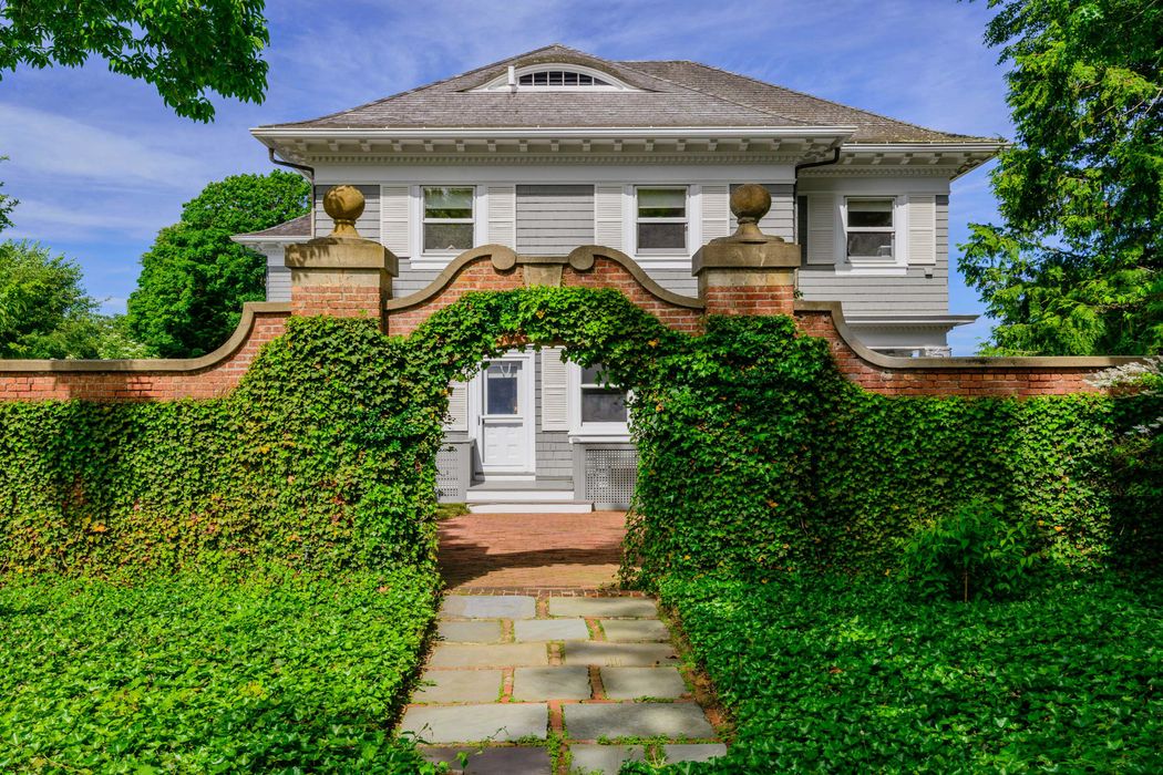 326, 328, 332 Cobb Road, Water Mill, NY 11976 Sotheby's International