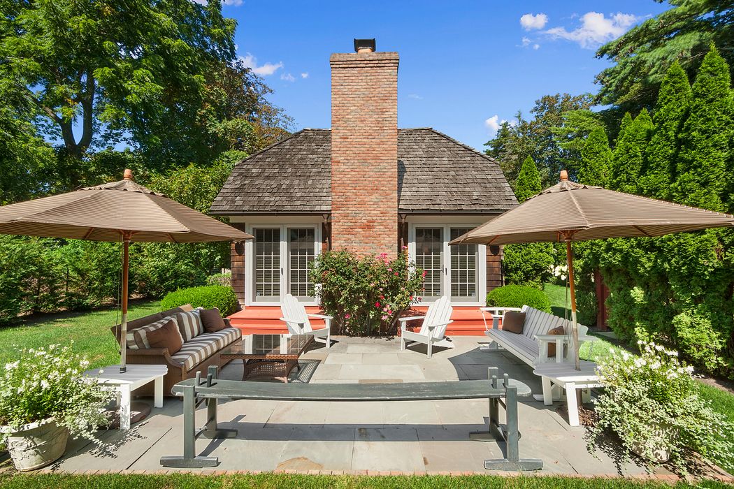 Simply Sophisticated Bridgehampton South Bridgehampton, NY 11932