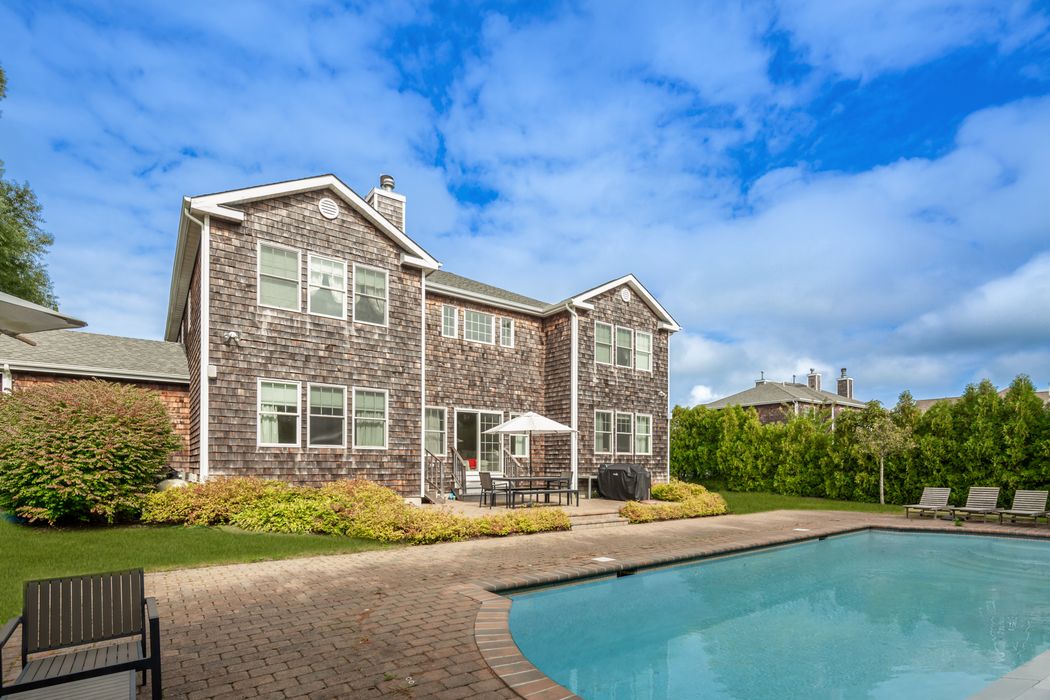9 Seasons Lane, Southampton, NY 11968 Sotheby's International Realty