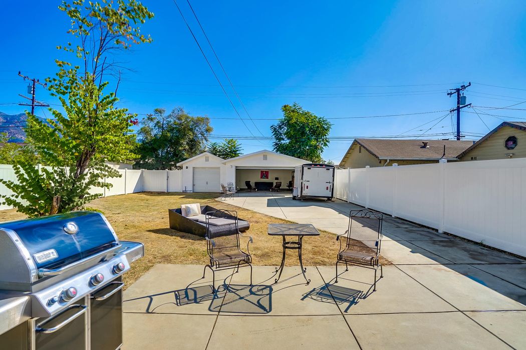 2134 El Sereno Avenue Altadena, CA 91001