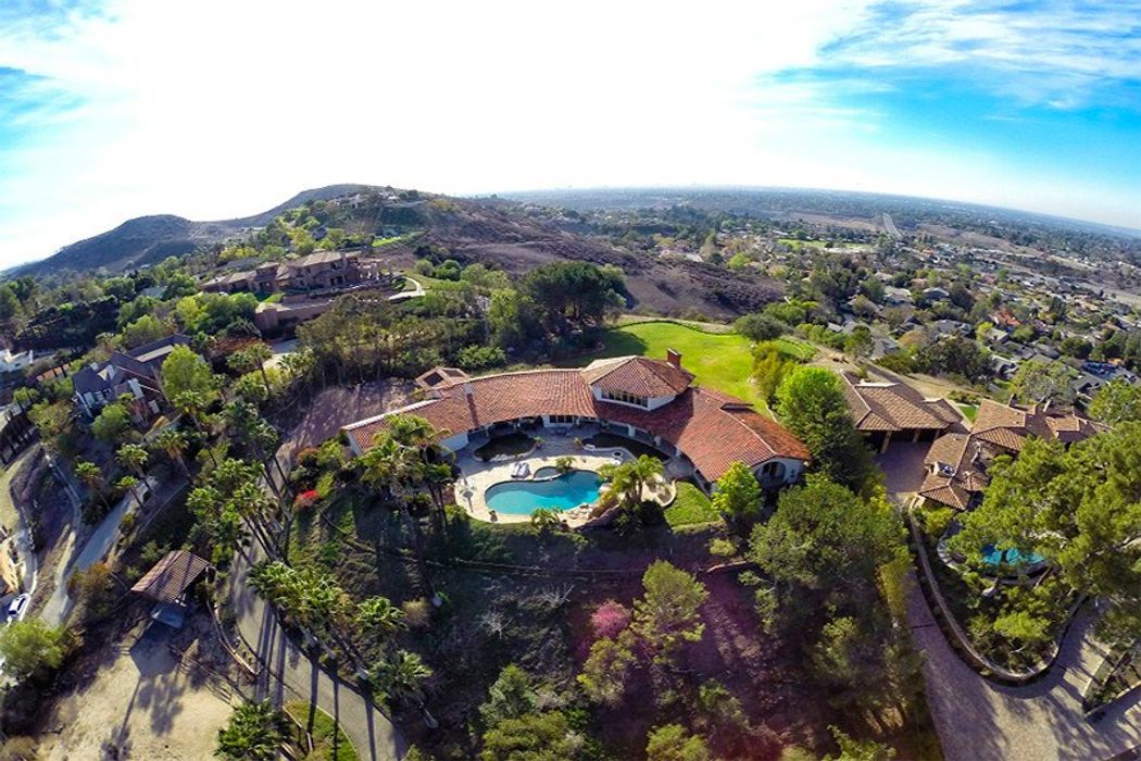 10581 Morada, Orange, CA 92869 Sotheby's International Realty, Inc.