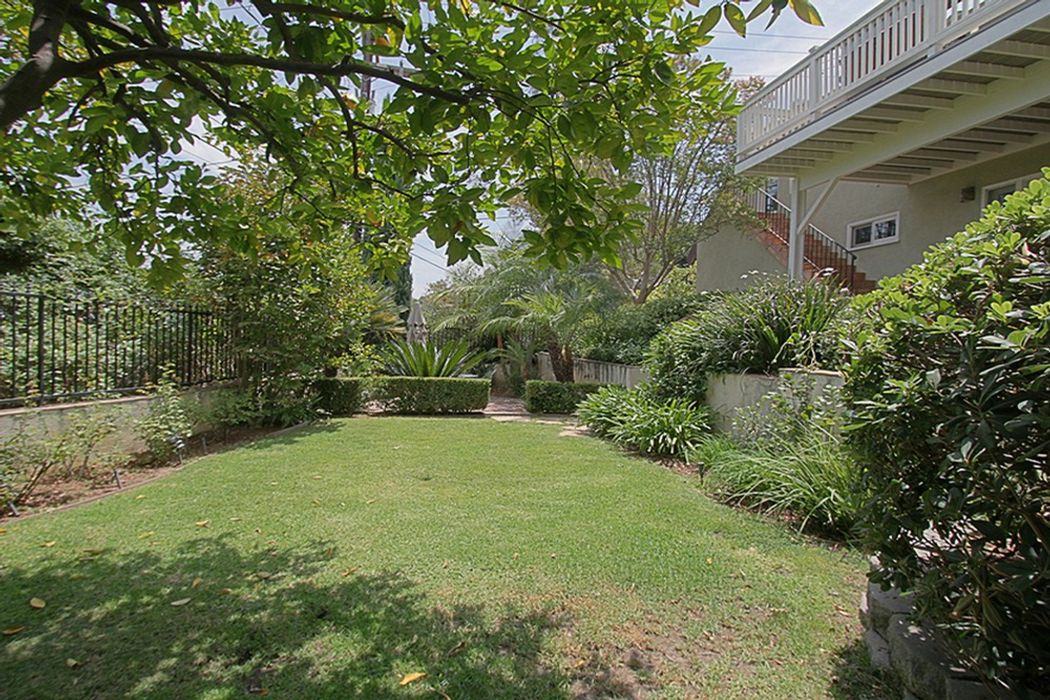 280 Anita Drive, Pasadena, CA 91105 Sotheby's International Realty, Inc.