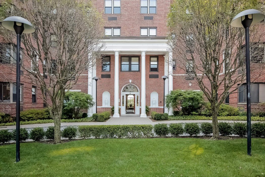 40 W Elm Street (Unit 4a), Greenwich, CT 06830 Sotheby's