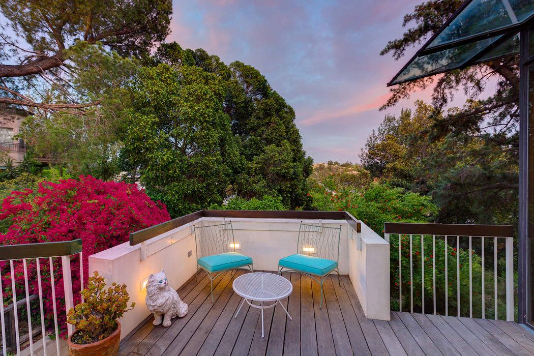 1942 Lemoyne Street, Los Angeles, CA 90026 Sotheby's International