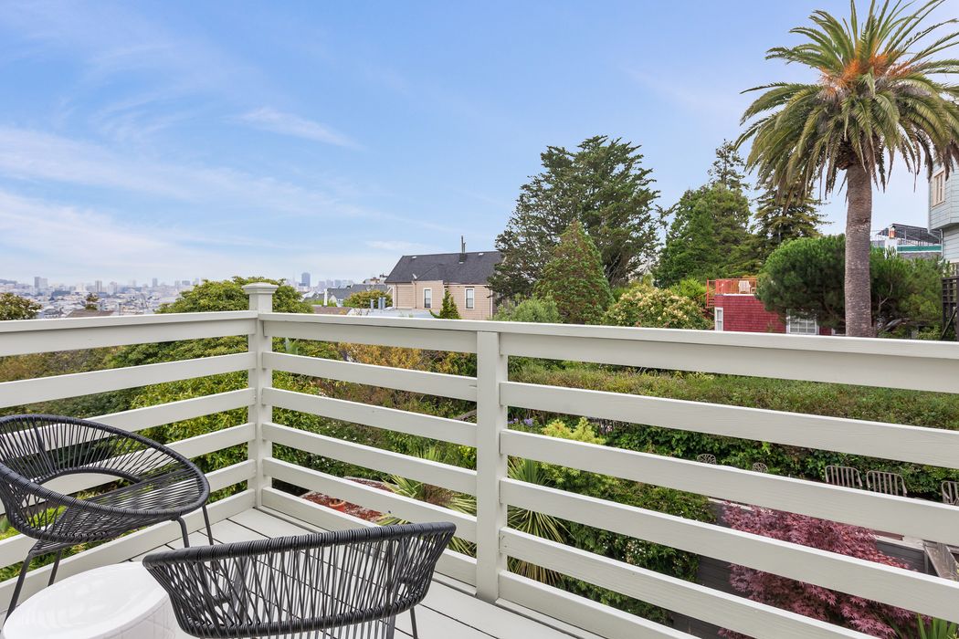 Modern Top Floor Eureka Valley Condo San Francisco, CA 94114 Sotheby's International Realty, Inc.