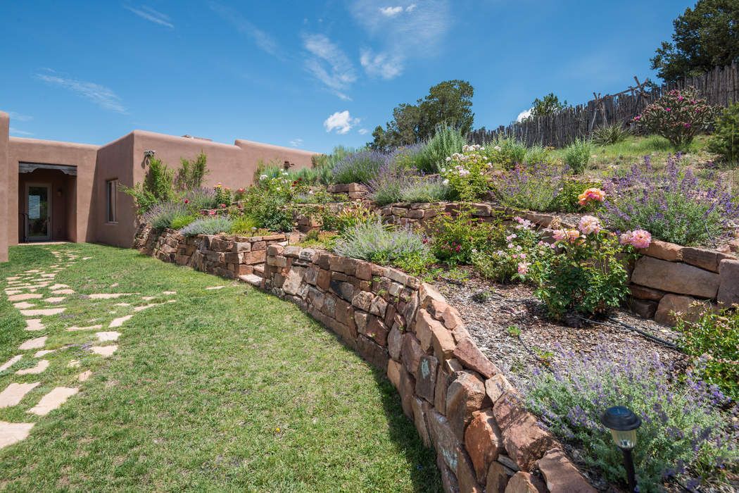 1062 Sierra Del Norte, Santa Fe, NM 87501 Sotheby's International