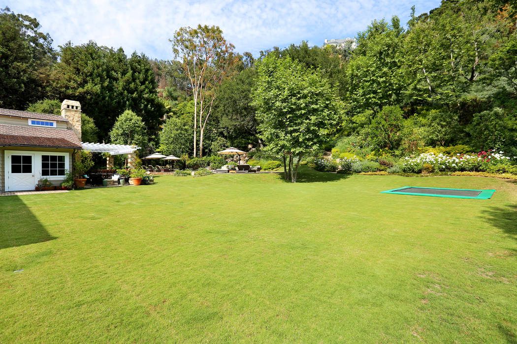 1262 Moraga Drive, Los Angeles, CA 90049 Sotheby's International