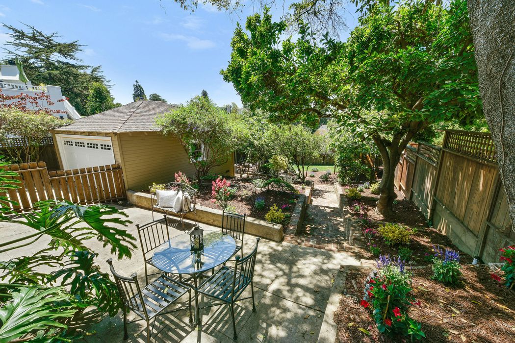 Exquisitely Updated & Located in Oakland Oakland, CA 94610 Sotheby's