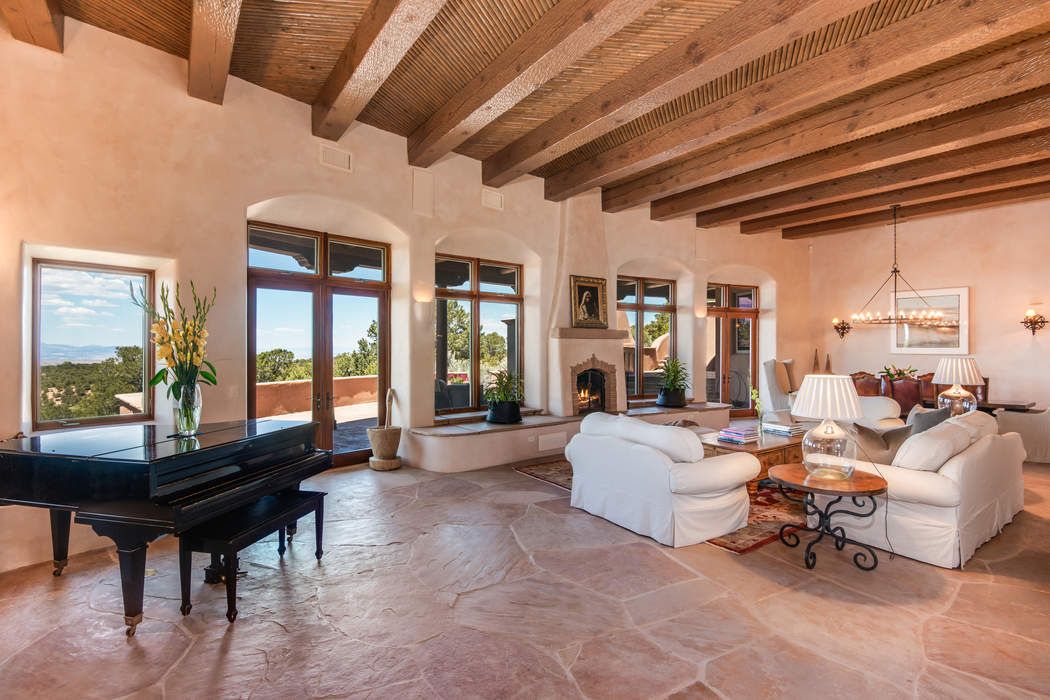 1062 Sierra Del Norte, Santa Fe, NM 87501 Sotheby's International