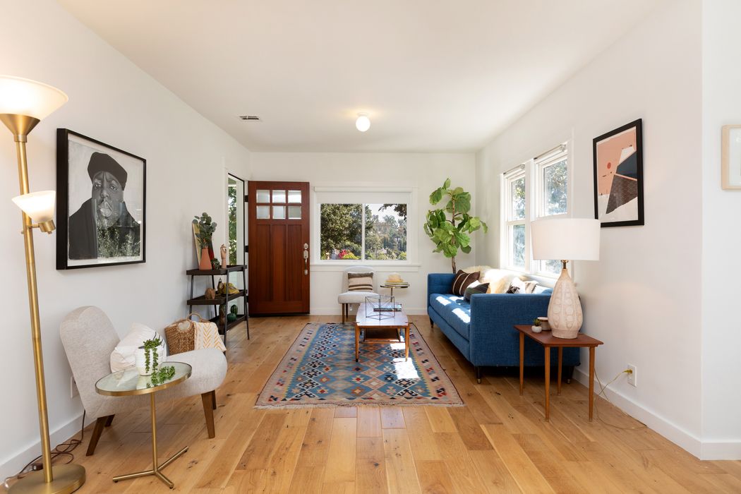 915 Palm View Drive Los Angeles, CA 90042