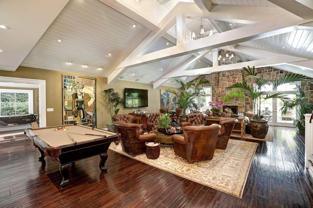 1262 Moraga Drive, Los Angeles, CA 90049 Sotheby's International