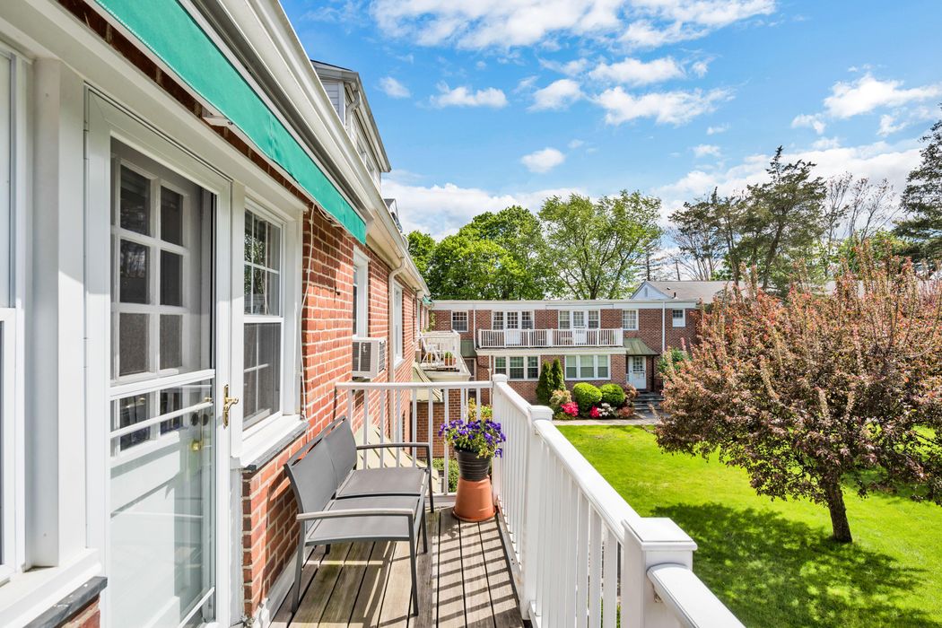 128 Putnam Park, Greenwich, CT 06830 Sotheby's International Realty, Inc.