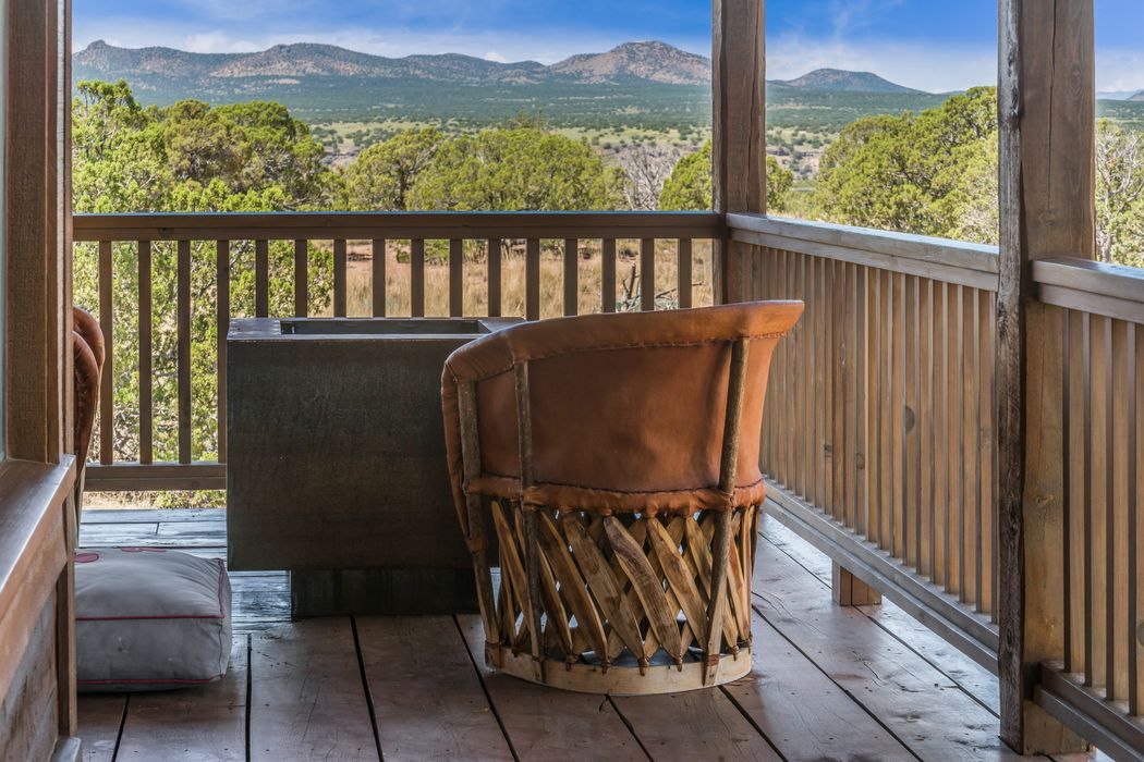 12 Via Estancia, Santa Fe, NM 87506 Sotheby's International Realty, Inc.
