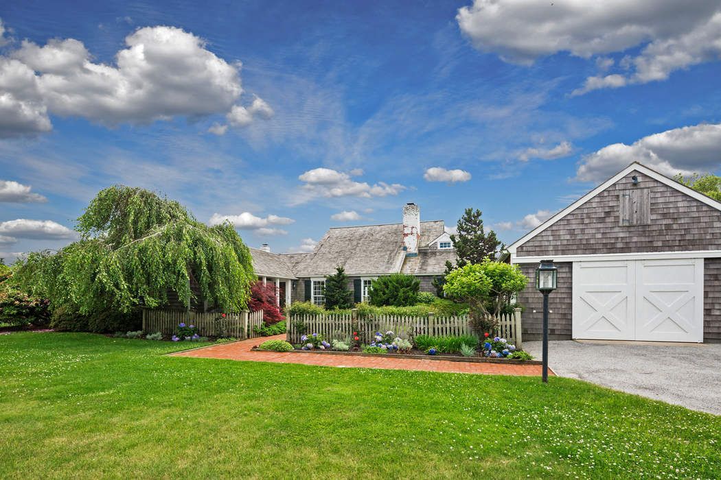 64 Beach Lane, Wainscott, NY 11975 Sotheby's International Realty, Inc.