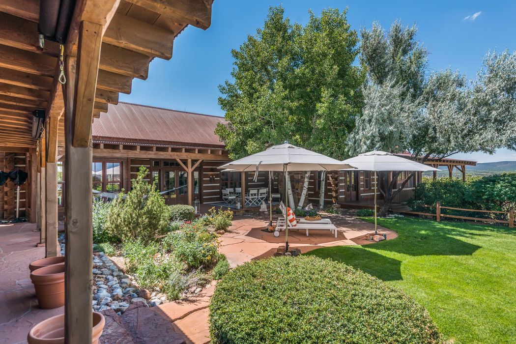 12 Via Estancia, Santa Fe, NM 87506 Sotheby's International Realty, Inc.