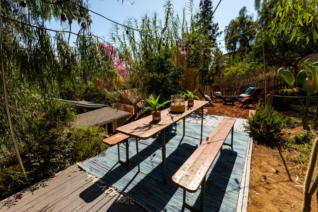 915 Palm View Drive Los Angeles, CA 90042