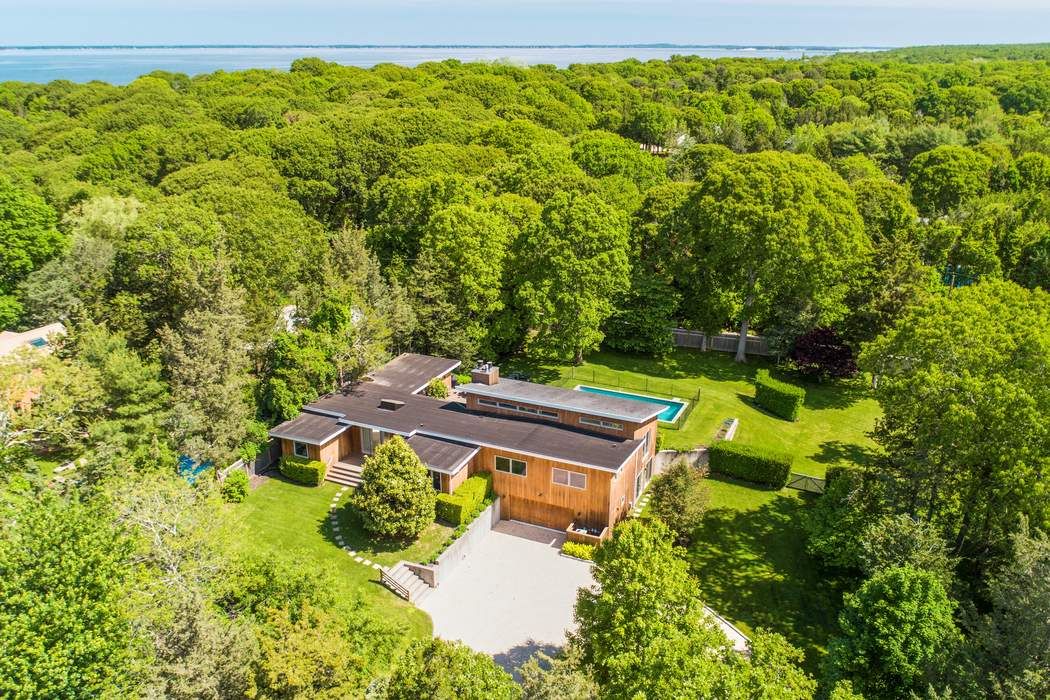 29 Towd Point Road, Southampton, NY 11968 Sotheby's International