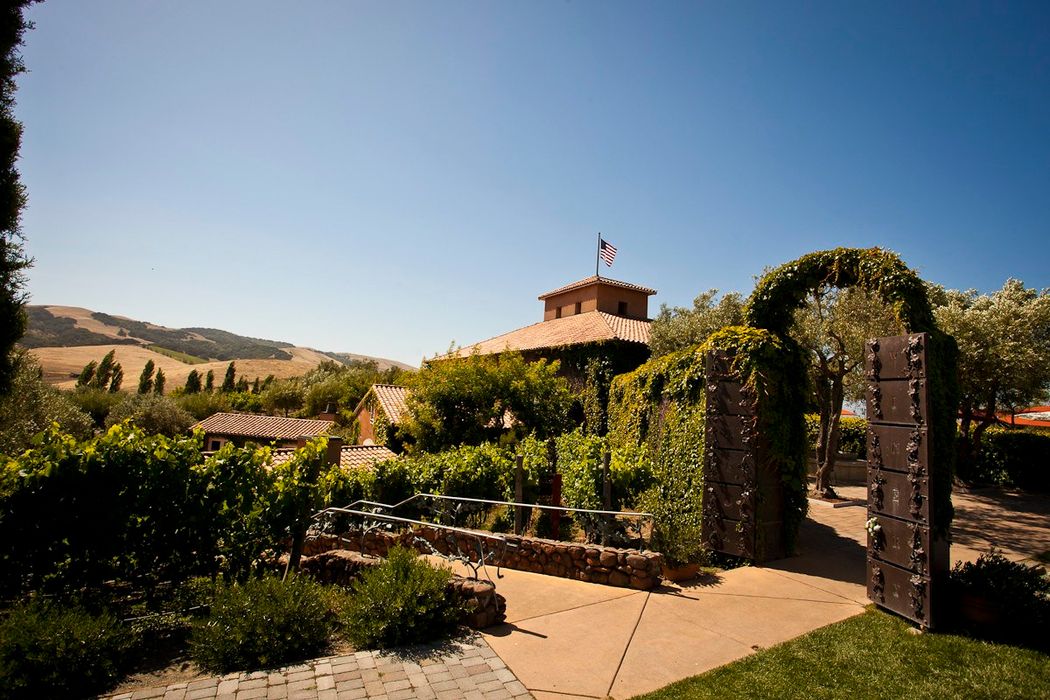 25200 Arnold Drive, Sonoma, CA 95476 Sotheby's International Realty, Inc.