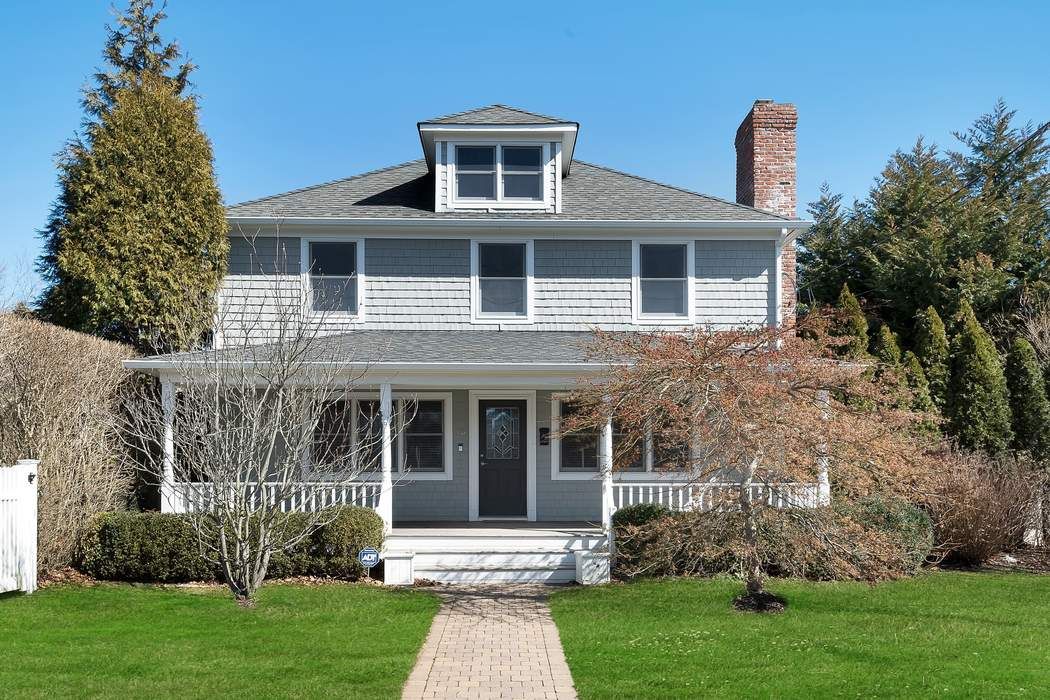Southampton Village Southampton, NY 11937 Sotheby's International