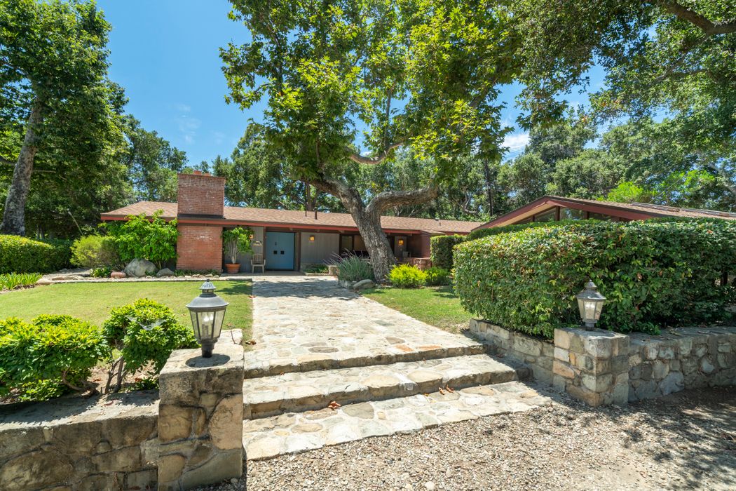 1500 Say Road, Santa Paula, CA 93060 Sotheby's International Realty, Inc.