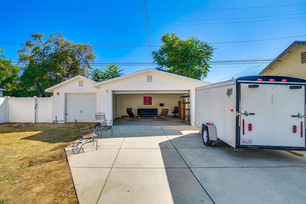 2134 El Sereno Avenue Altadena, CA 91001
