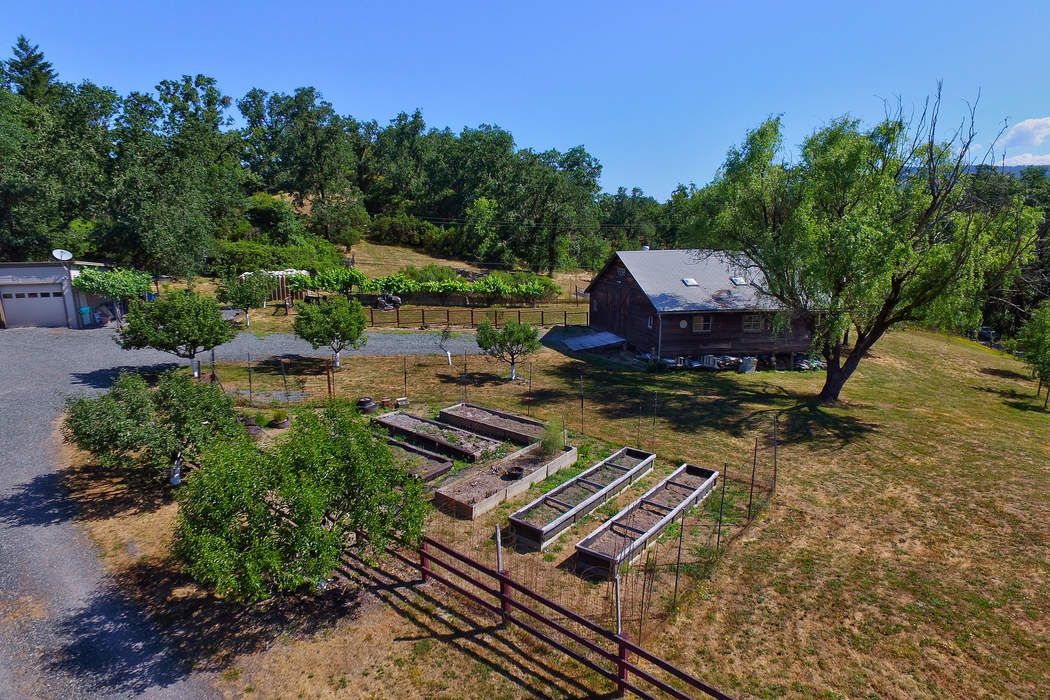 18400 Walker Rd, Willits, CA 95490 Sotheby's International Realty, Inc.