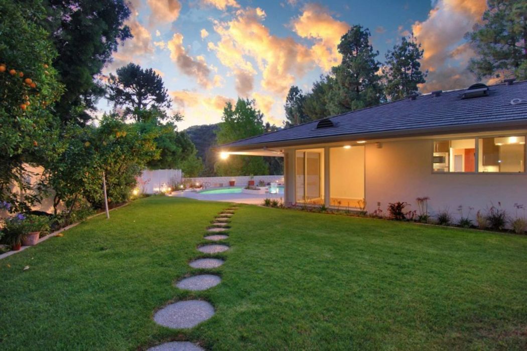 1975 Loma Vista Dr Beverly Hills