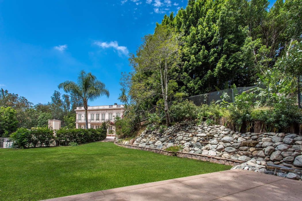 110 N Mapleton Drive, Los Angeles, CA 90077 Sotheby's International