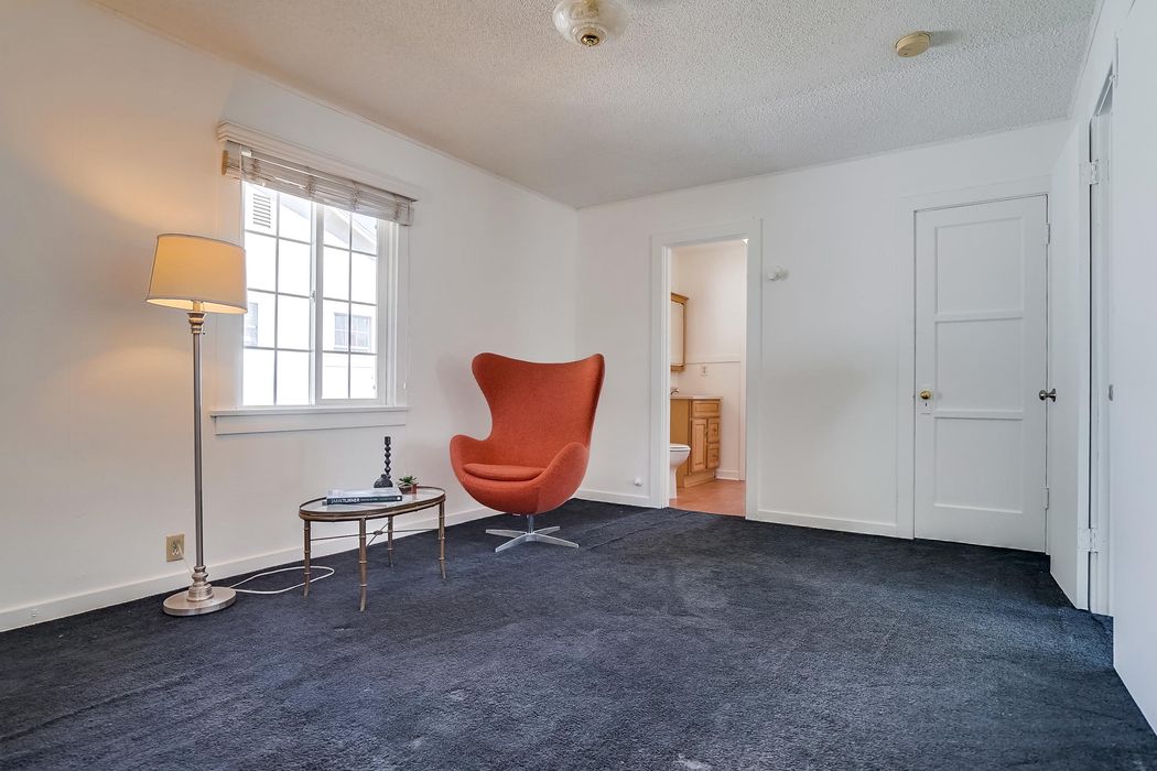 2134 El Sereno Avenue Altadena, CA 91001