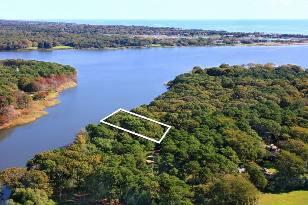 Gorgeous Setting on Georgica Pond East Hampton, NY 11937 | Sotheby's