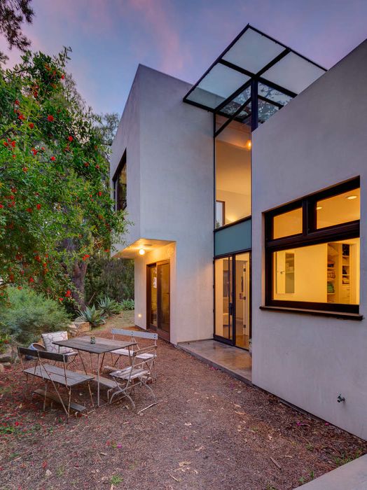 1942 Lemoyne Street, Los Angeles, CA 90026 Sotheby's International