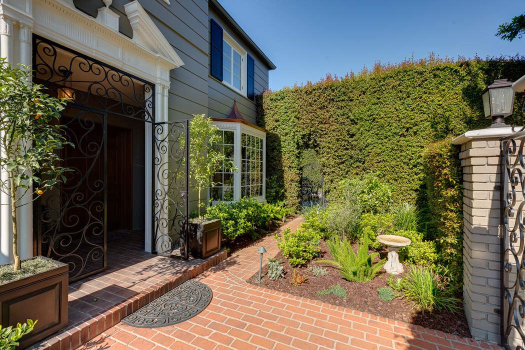4916 Finley Avenue, Los Angeles, CA 90027 Sotheby's International