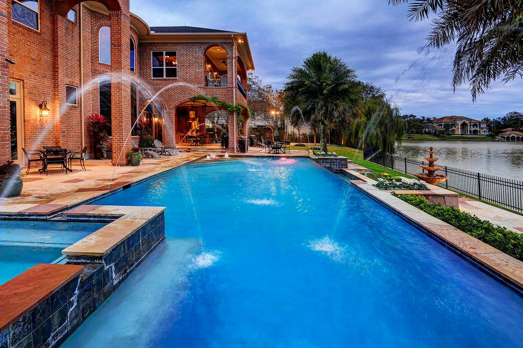 7 Paradise Point, Sugar Land, TX 77478 Martha Turner Sotheby's