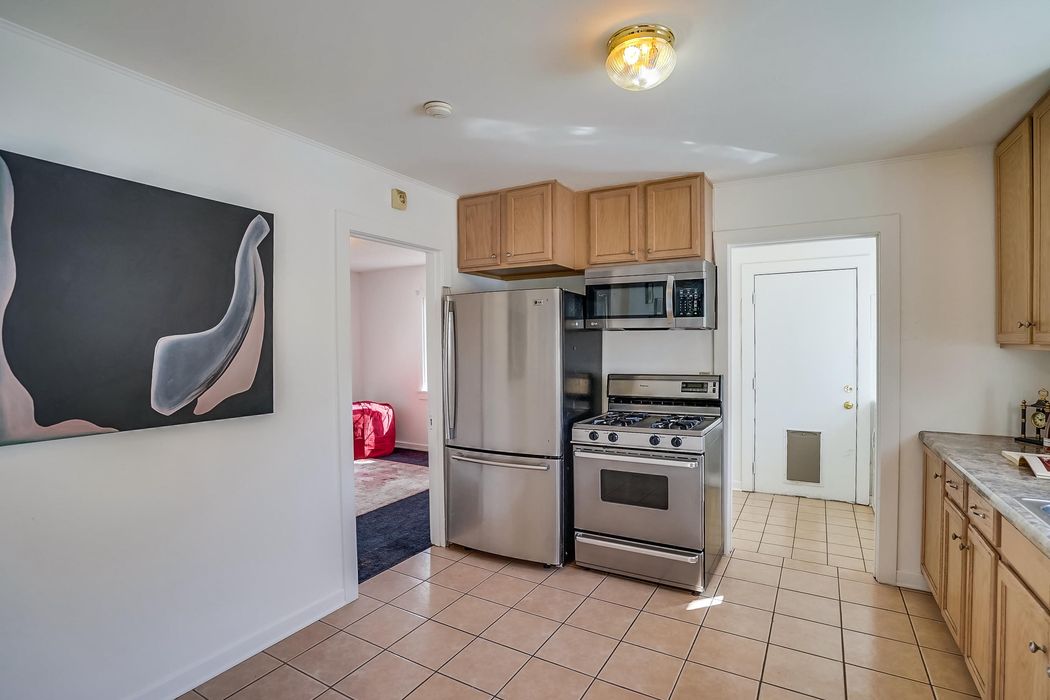 2134 El Sereno Avenue Altadena, CA 91001