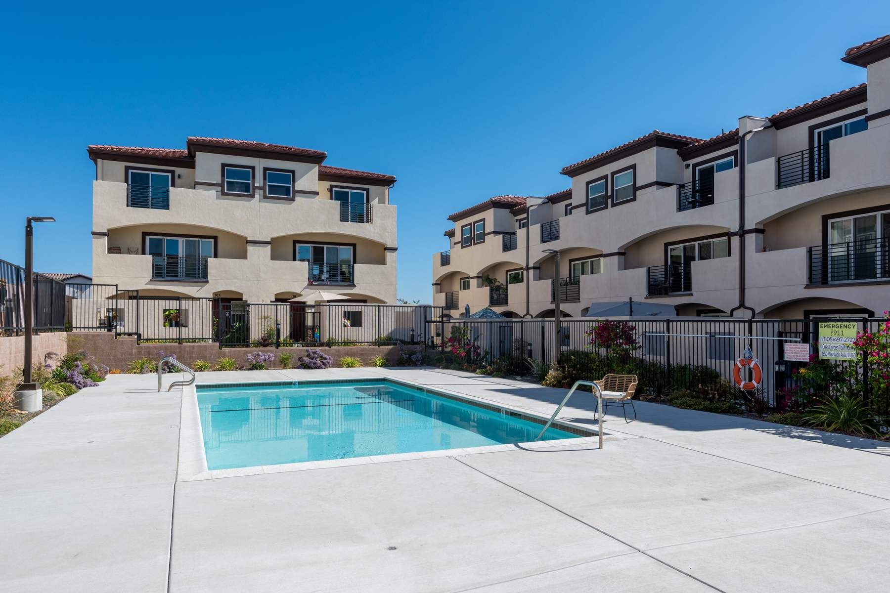 906 Warwick Avenue, Thousand Oaks, CA 91360