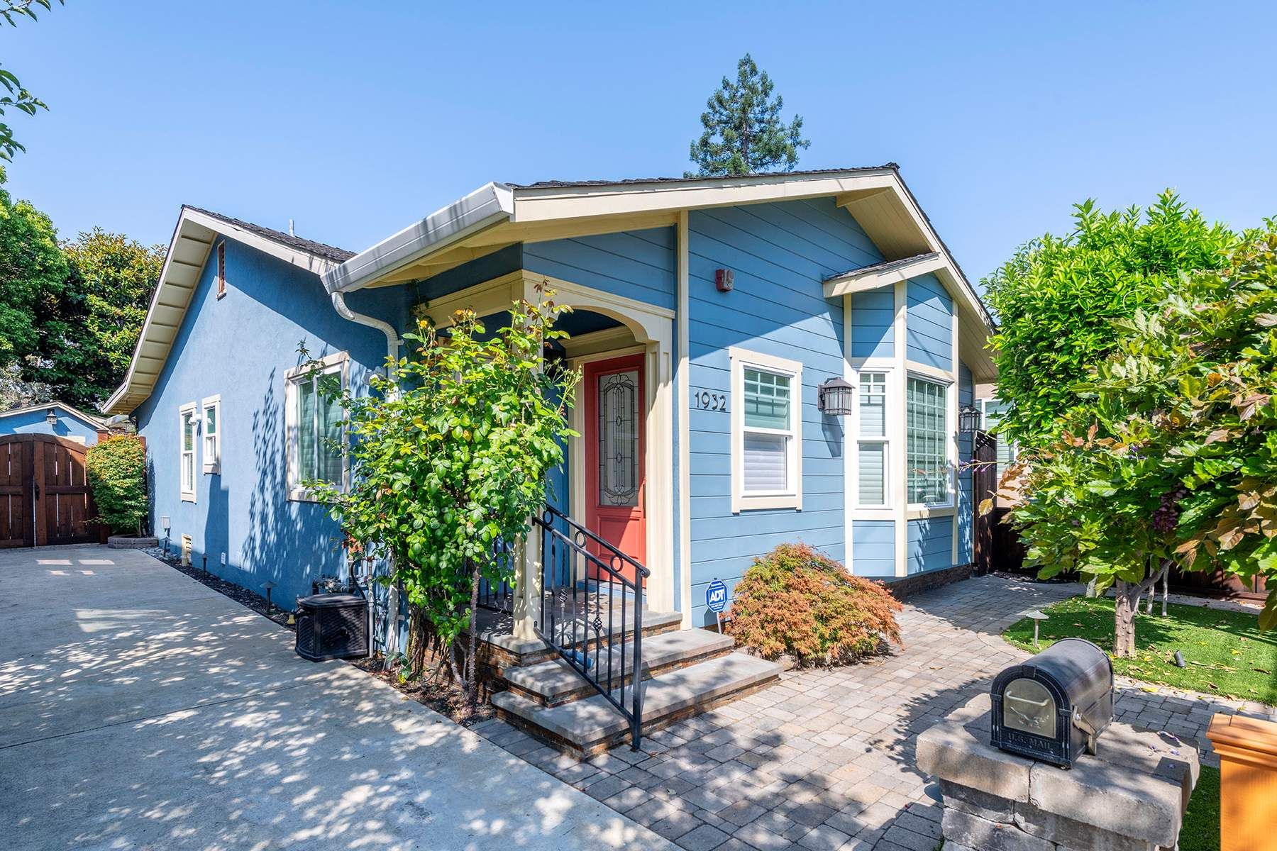 1932 Palm Ave