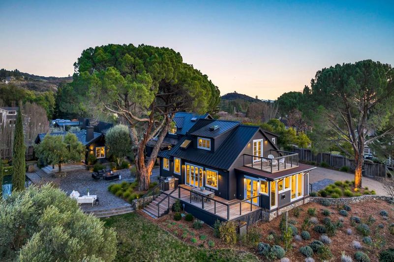 Holly Luxury Real Estate Agent, Sonoma Napa Wine Country