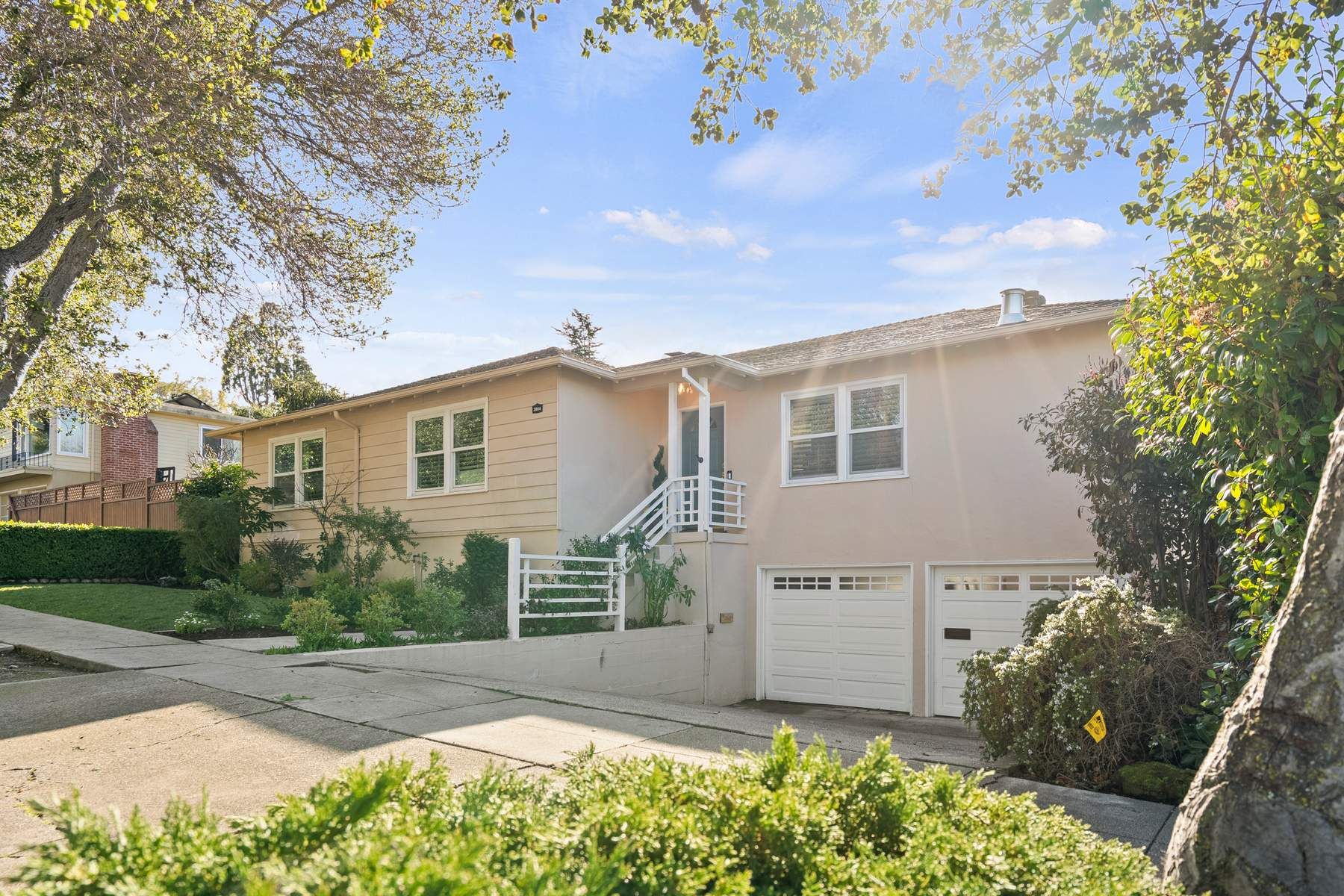 3804 Alameda De Las Pulgas