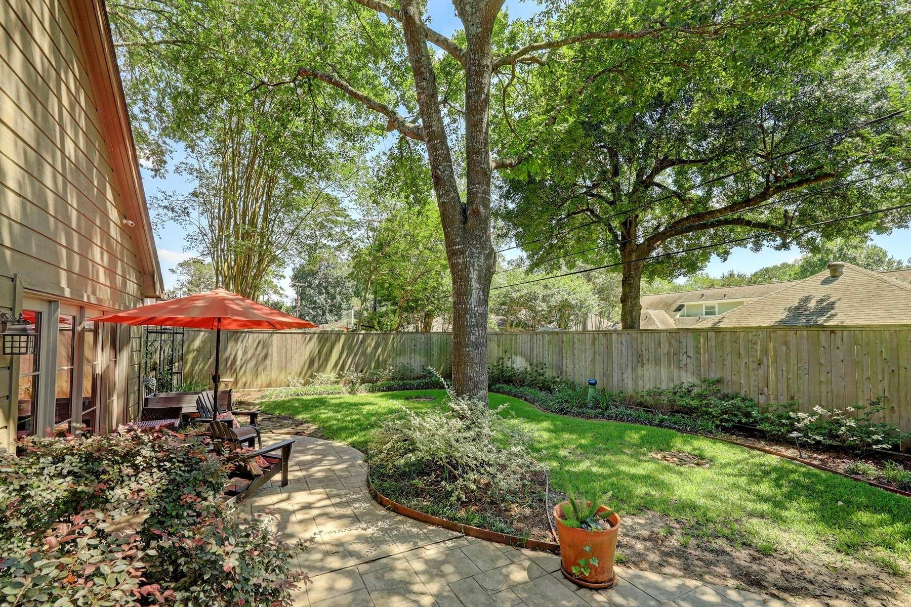 10027 Briar Drive, Houston, TX 77042