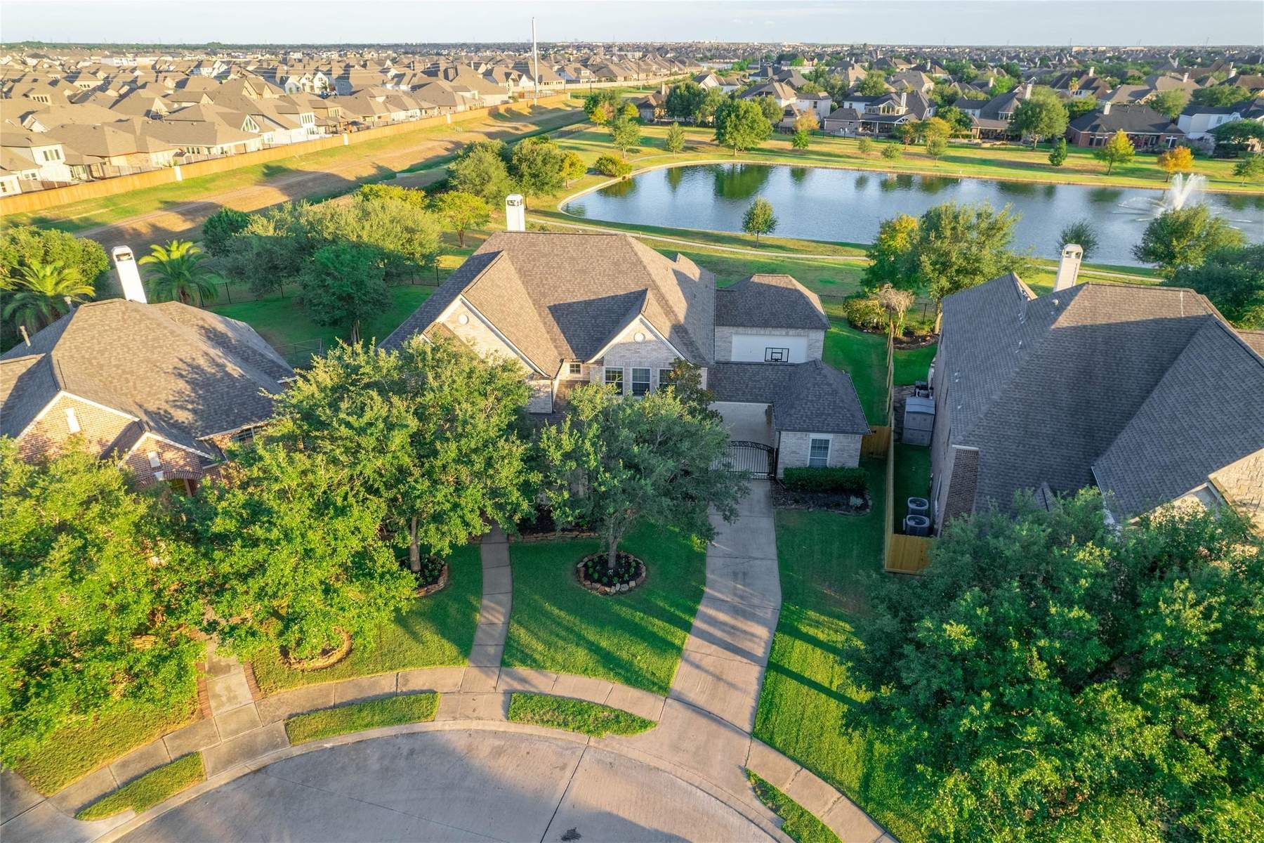 12118 Cypress Creek Lakes Drive, Cypress, TX 77433