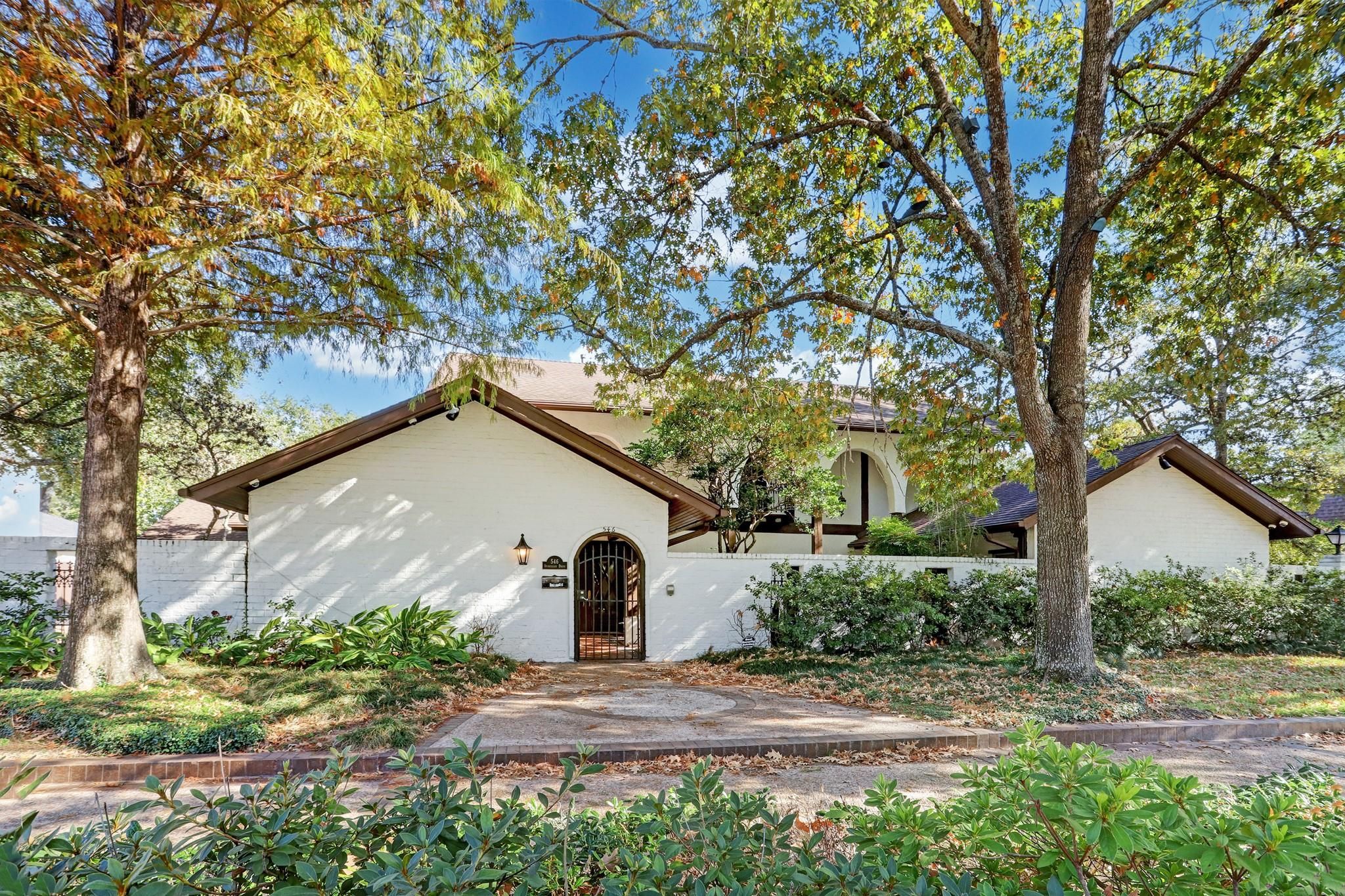 546 Stoneleigh Drive, Houston, TX 77079